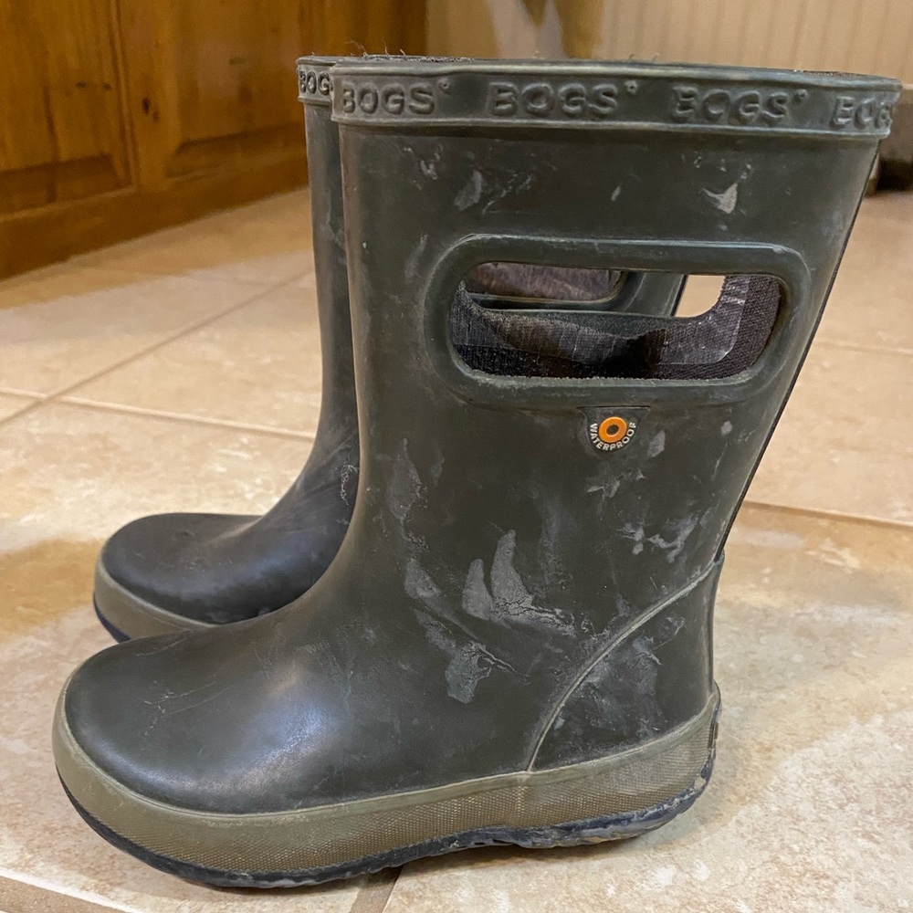 Bogs rubber boots green